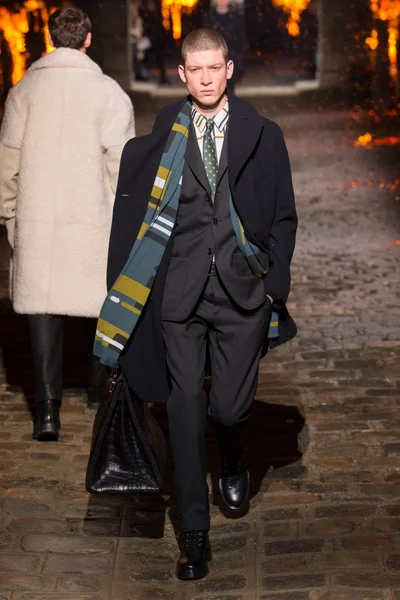 Look 37